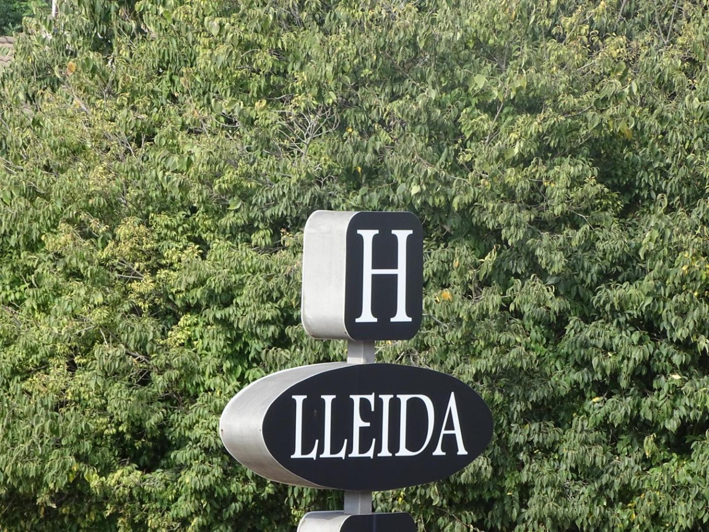 Hostal Lleida セグル・デ・カラフェル エクステリア 写真