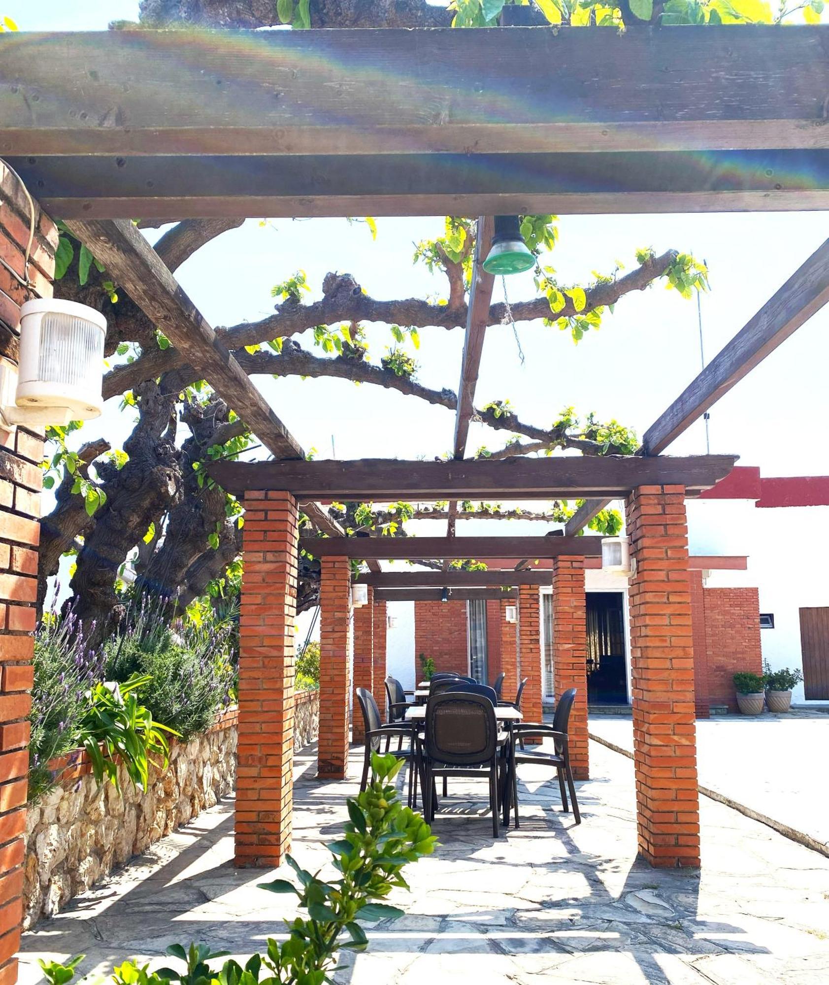 Hostal Lleida セグル・デ・カラフェル エクステリア 写真